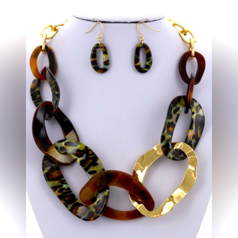 Elegant Tortoise Shell and Gold Necklace Set